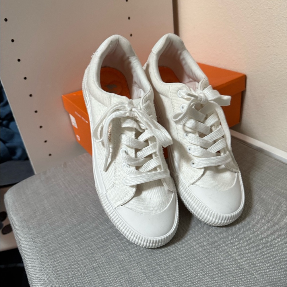 Rocket Dog White Sneakers Size 8 EUC